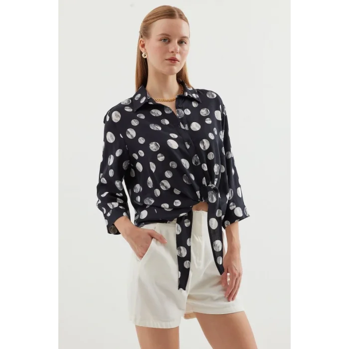 20243 Önü Bağlamalı Desenli Gömlek - Siyah