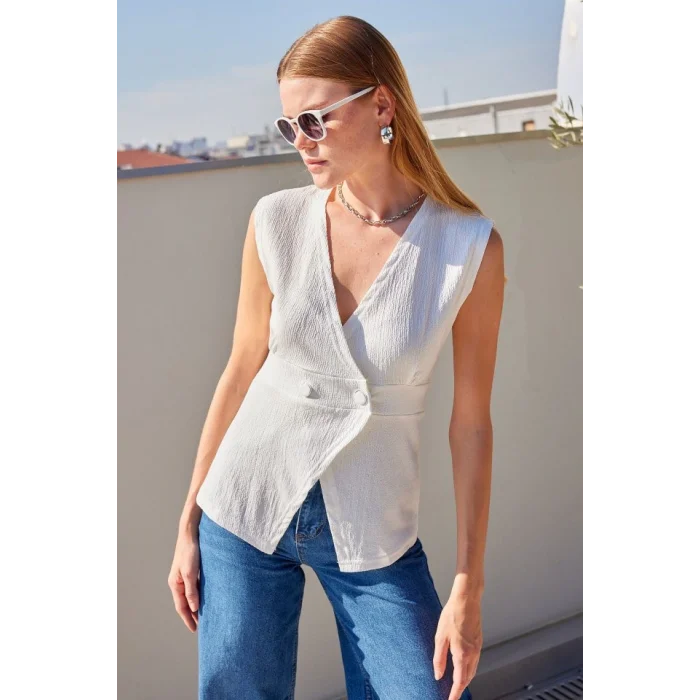 916 Düğme Detaylı Örme Yelek - Beyaz