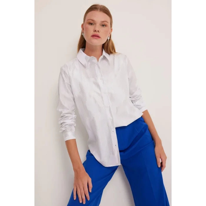 Beyaz Gümüş Varak Desenli Gömlek 20253