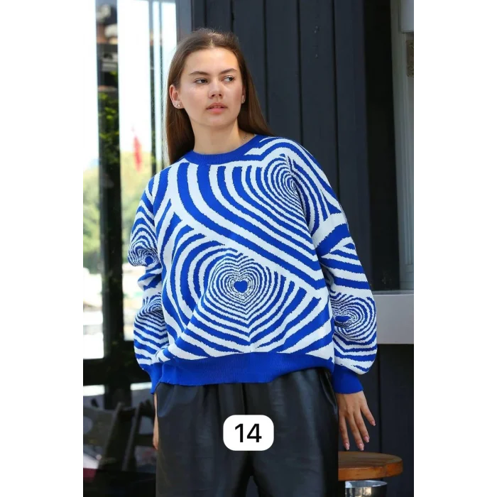 Beyaz kalp çizgili kazak saks mavisi