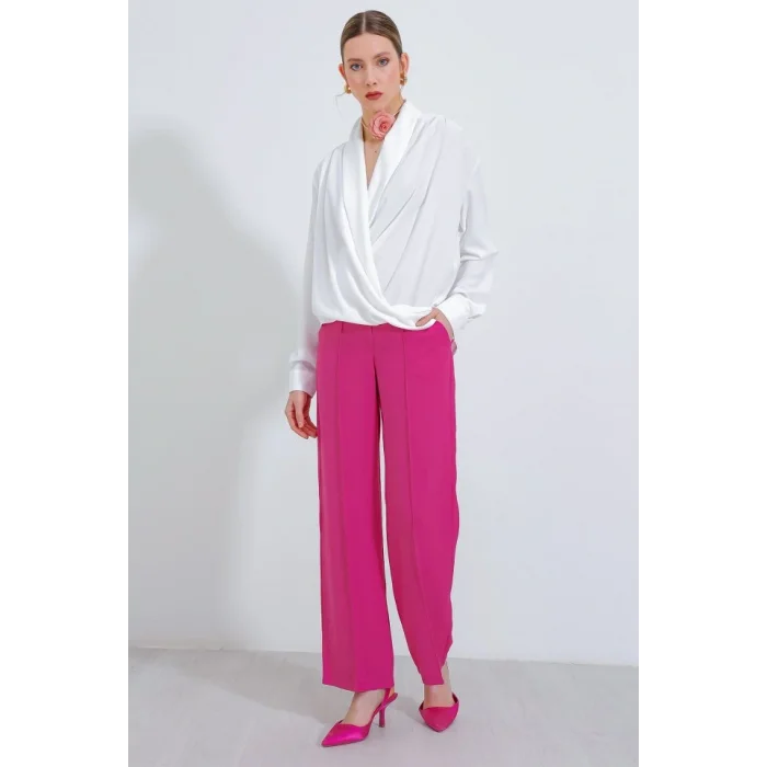 Beyaz Kruvaze Yaka Dökümlü Saten Bluz 0492