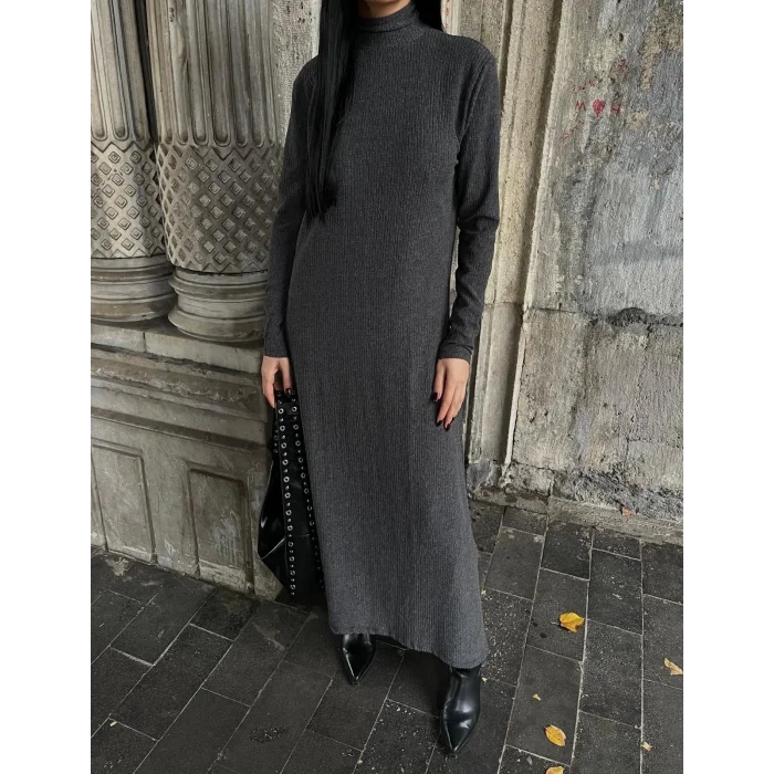 Boğazlı kalın bürümcük uzun elbise siyah