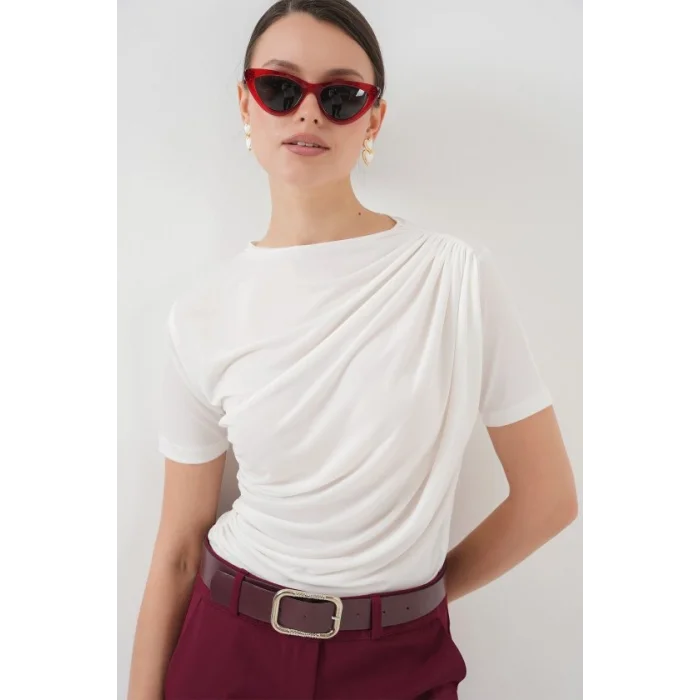 Büzgü Detaylı Kısa Kol Sandy Bluz 945 - Beyaz