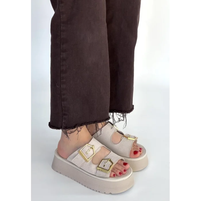 Coer Bej Süet Çift Tokalı Terlik