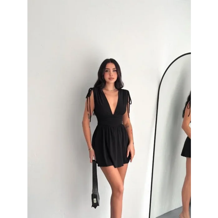 Derin V Yaka Etek Görünümlü Şortlu Elbise Drapeli Mini Yazlık - Siyah