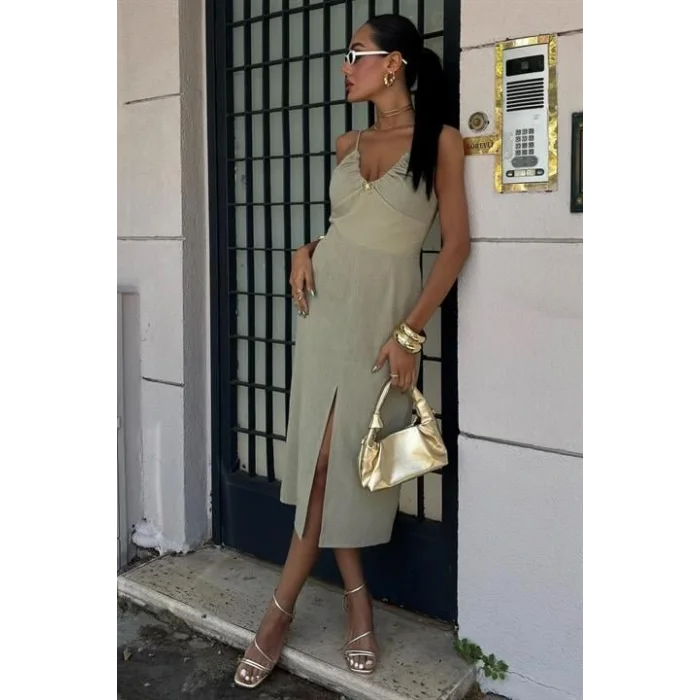 Göğsü Aksesuarlı Önü Yırtmaçlı Elbise 2899