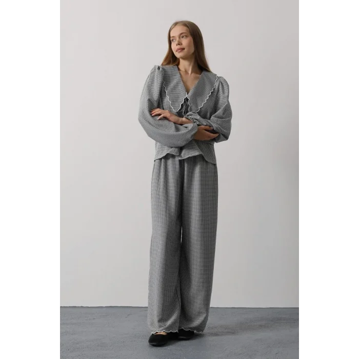 İşlemeli Bebe Yakalı Pantolon Takım - Siyah