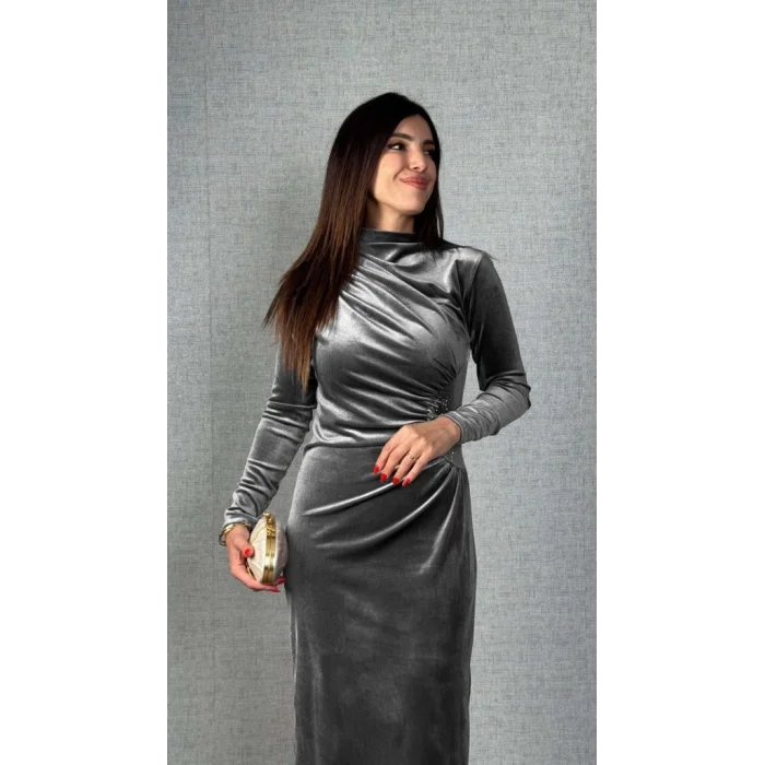 Kadı Uzun Kollu Omuzdan Büzgülü Yandan Taş Detaylı Uzun Kadife Elbise