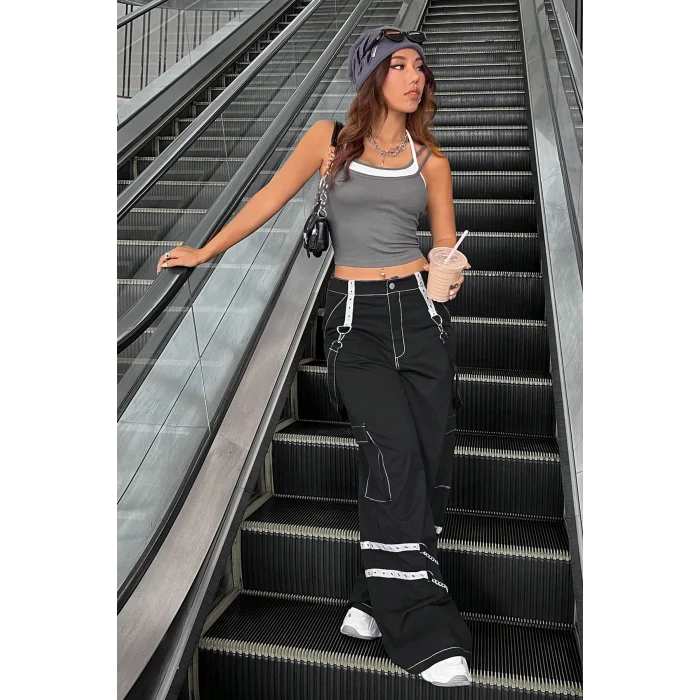 Kadın Antrasit Gri Beyaz Çift Renk Çapraz Askılı Crop Top Bluz – Şık, Rahat ve Kolay Kombinlenebilir