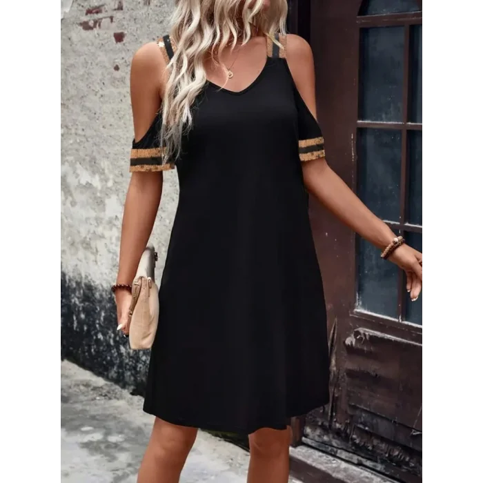 Kadın Askılı V Yakalı Omuzlardan Açık Kısa Viskon Elbise