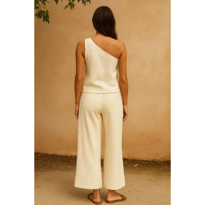 Kadın Beyaz Tek Omuzlu Şık Bluz & Geniş Paça Pantolon İkili Takım