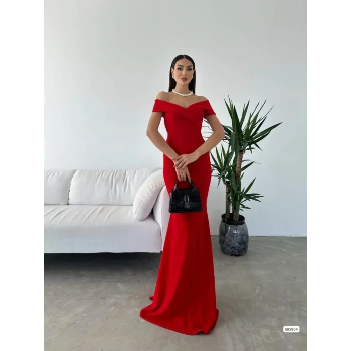 Kadın Dalgıç Kumaş Kayık Yaka Ve Dekolte Detaylı Elbise