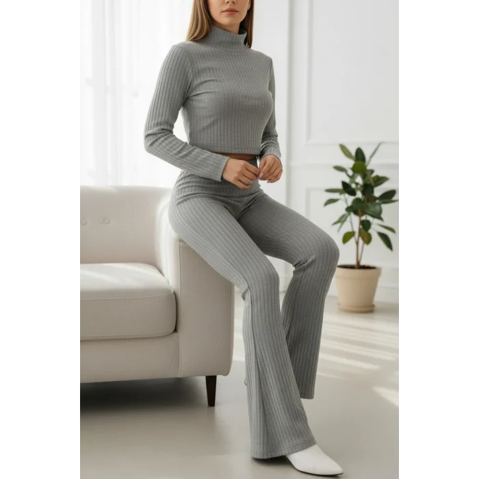 Kadın Fitilli Eşofman Takımı – Gri Boğazlı Crop Üst & İspanyol Paça Pantolon, Esnek Rahat Kalıp