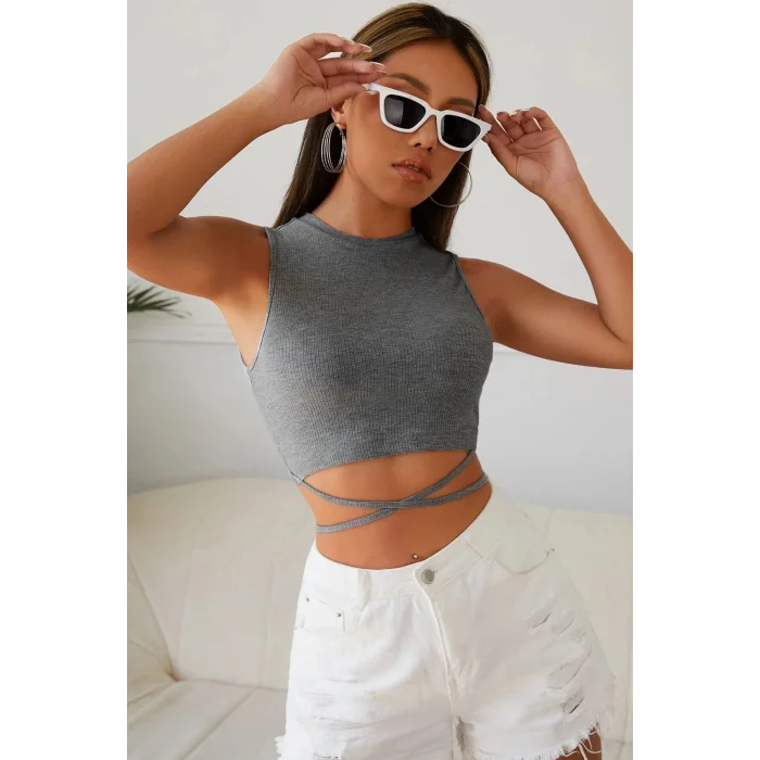 Kadın Gri Çapraz Bağlamalı Crop Top Büstiyer – Modern ve Şık Tasarım