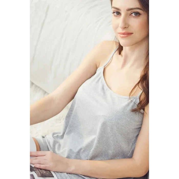 Kadın Gri Şortlu Penye Gecelik Takımı – Modern, Konforlu ve Günlük Kombinlere Uygun
