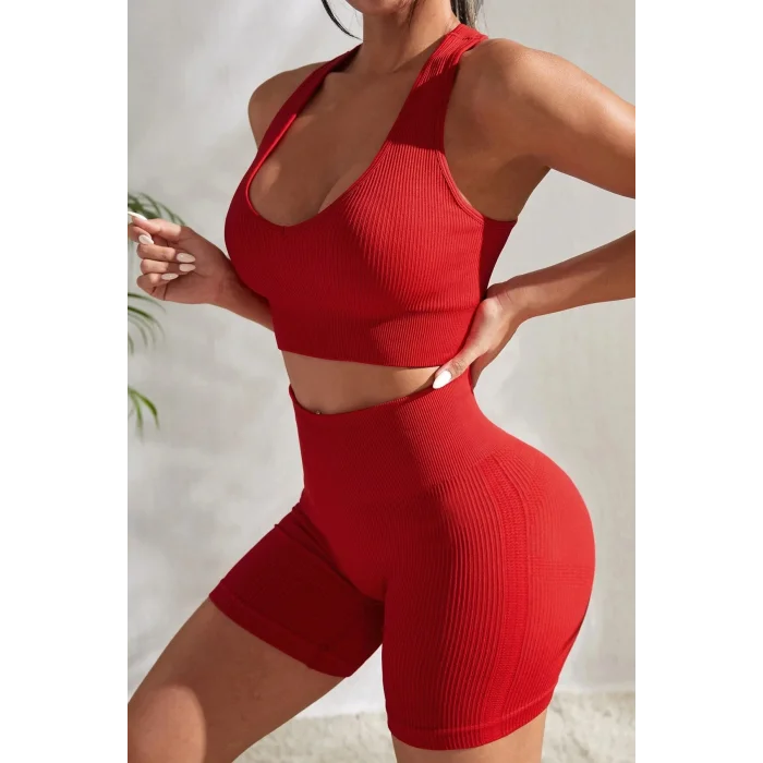 Kadın Kırmızı Yüksek Bel Çapraz Sırt Detaylı Şortlu Gecelik Takım – Modern, Konforlu ve Günlük Kombinlere Uygun
