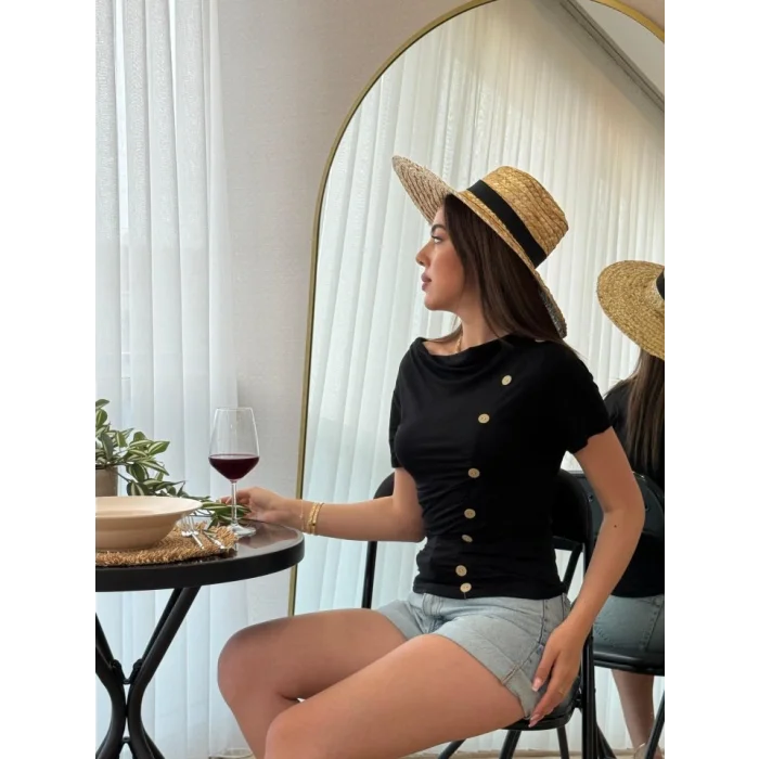 Kadın Kısa Kollu Degaje Yaka Düğme Detay Viskon Bluz