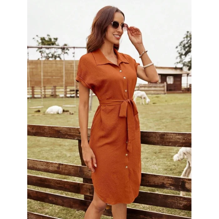 Kadın Kısa Kollu Yakalı önden Düğmeli Beli Kuşaklı Bürümcük Elbise