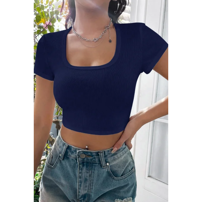 Kadın Lacivert Yarım Kol Düz Yaka Crop Top Bluz – Şık, Rahat ve Kolay Kombinlenebilir