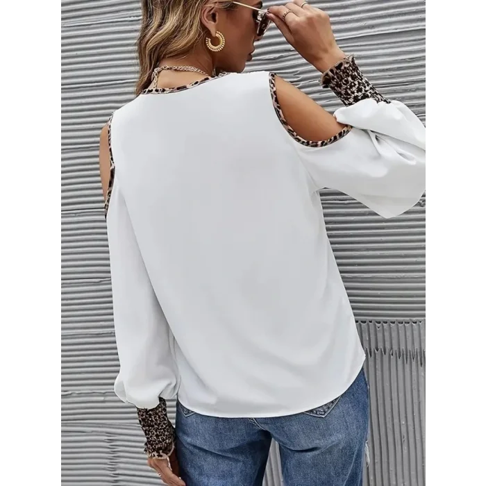 Kadın Omuzlardan Açık Yakalı önden Düğmeli Leopar Detaylı Sandy Bluz