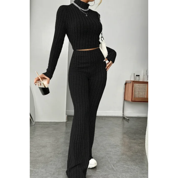 Kadın Siyah Boğazlı Crop Top ve Yüksek Bel Eşofman Takımı Spor Şık Kombin