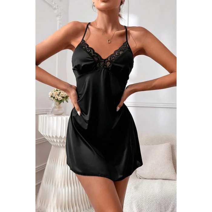 Kadın Siyah Göğüs ve Sırt Kısmı Dantel Detaylı Özel Gecelik – Modern ve Şık Tasarım