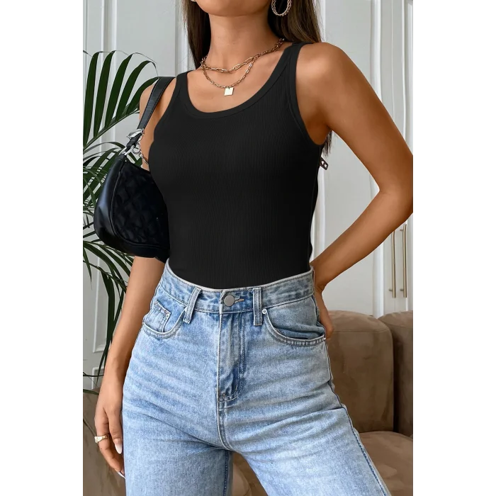 Kadın Siyah Kolsuz Kalın Askılı Uzun Crop Top Bluz & Atlet – Şık, Rahat ve Kolay Kombinlenebilir