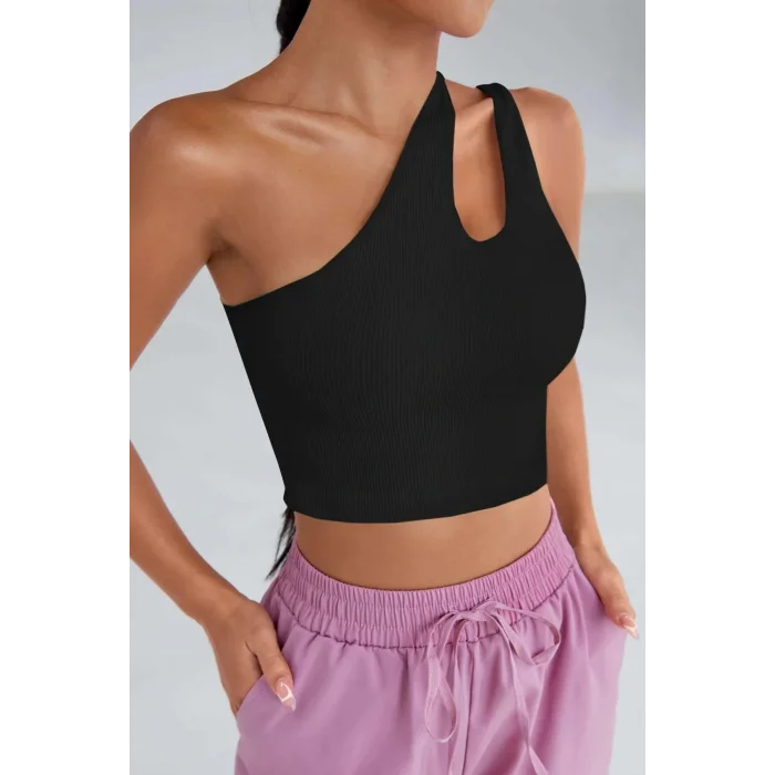 Kadın Siyah Tek Omuz Cut Out Detaylı Crop Top Bluz – Şık, Rahat ve Kolay Kombinlenebilir