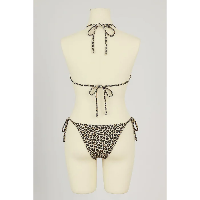 Kadın Siyah ve Leopar Detaylı Yandan Bağlamalı Bikini Takımı – Modern, Konforlu ve Günlük Kombinlere Uygun
