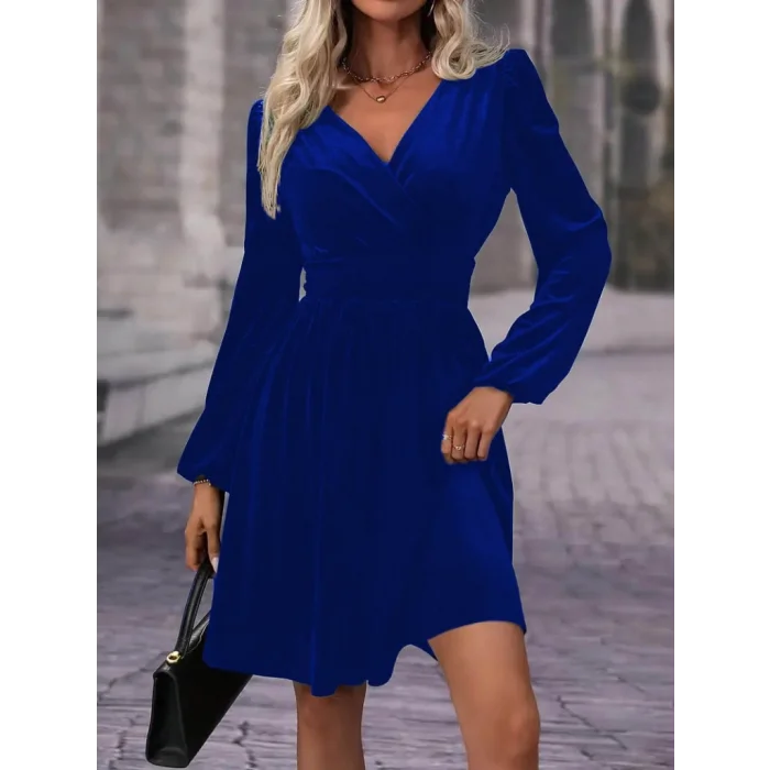 Kadın Uzun Kollu Kruvaze Yaka Beli Lastikli Kiloş Kadife Elbise