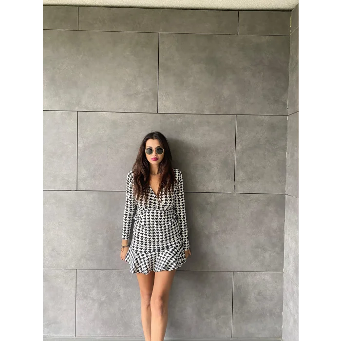 Kadın Uzun Kollu Kruvaze Yaka Kazayağı Mikro Mini Boy Elbise