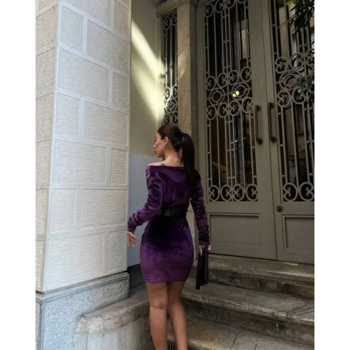 Kadın Uzun Kollu Kruvaze Yaka Omuz Dekolteli Kemer Dahil Mini Kadife Elbise
