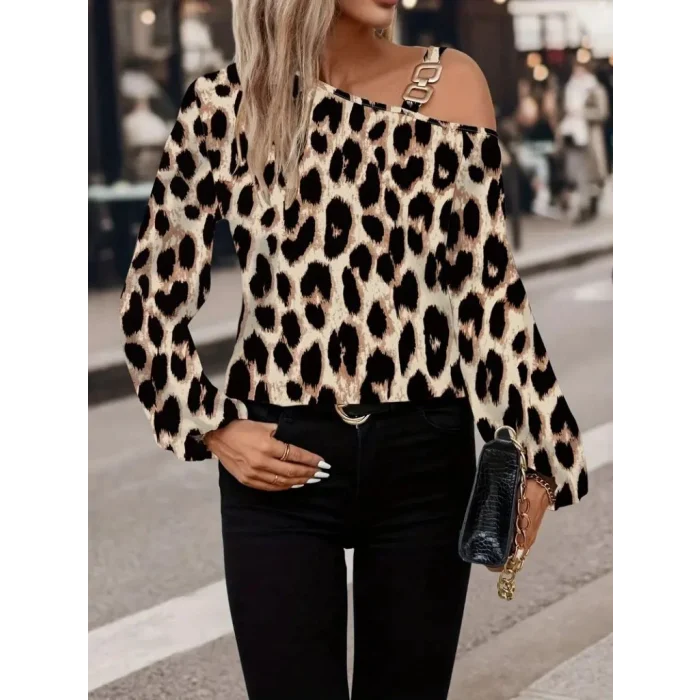 Kadın Uzun Kollu Tek Omuzu Açık Tokalı Leopar Desenli Modal Bluz