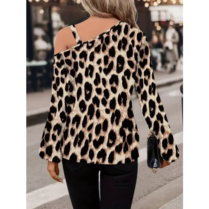 Kadın Uzun Kollu Tek Omuzu Açık Tokalı Leopar Desenli Modal Bluz