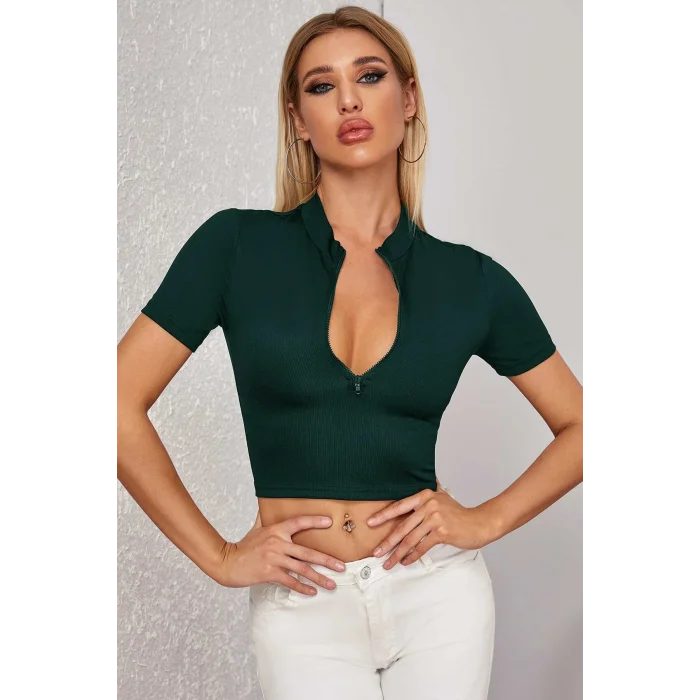 Kadın Yeşil Yarım Fermuarlı ve Kısa Kollu Crop Top Bluz – Şık, Rahat ve Kolay Kombinlenebilir