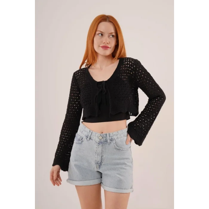 Ön Bağlamalı Ajurlu Crop Siyah Hırka