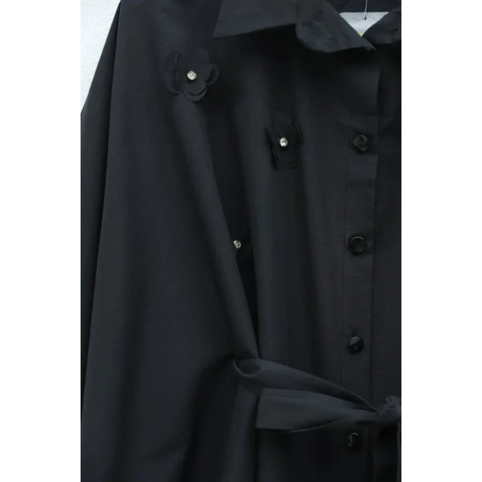 Önü Çiçek Detaylı Beli Bağcıklı Düğmeli Panço   -Siyah