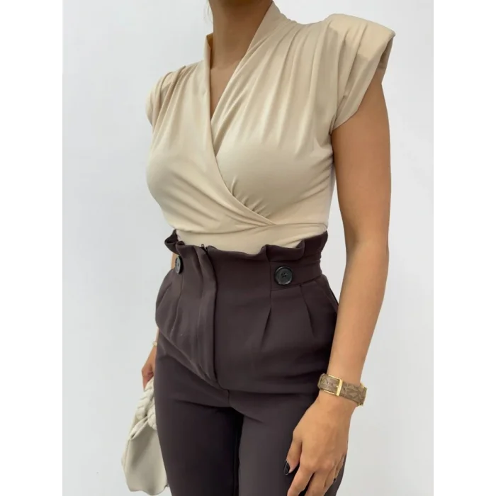 Sıfır Kol Vatkalı Kruvaze Model Sandy Bluz -Bej