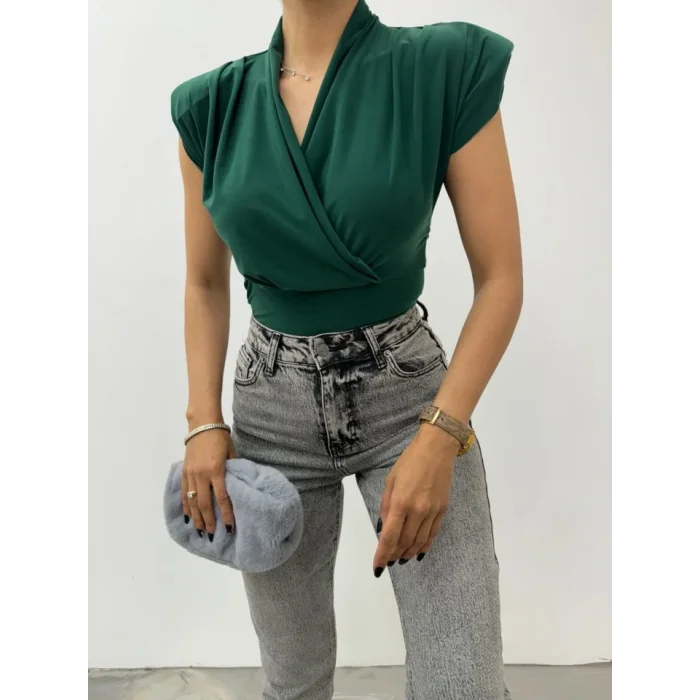 Sıfır Kol Vatkalı Kruvaze Model Sandy Bluz -Zümrüt