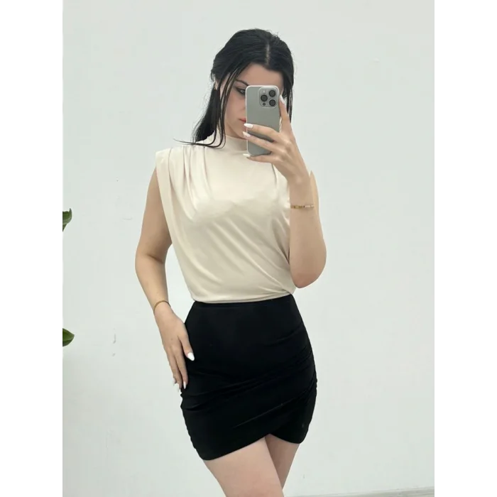 Sıfır Kol Vatkalı Sandy Bluz -Bej