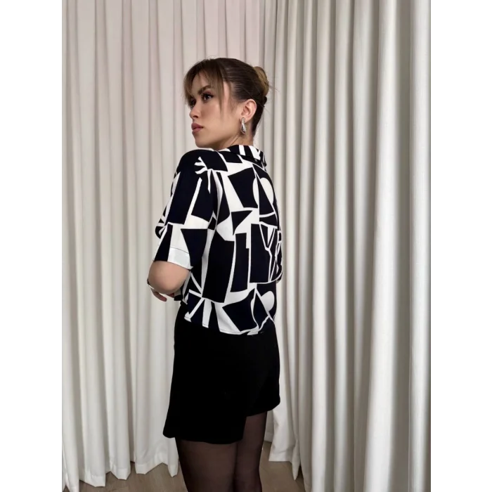 Siyah beyaz baskılı crop gömlek