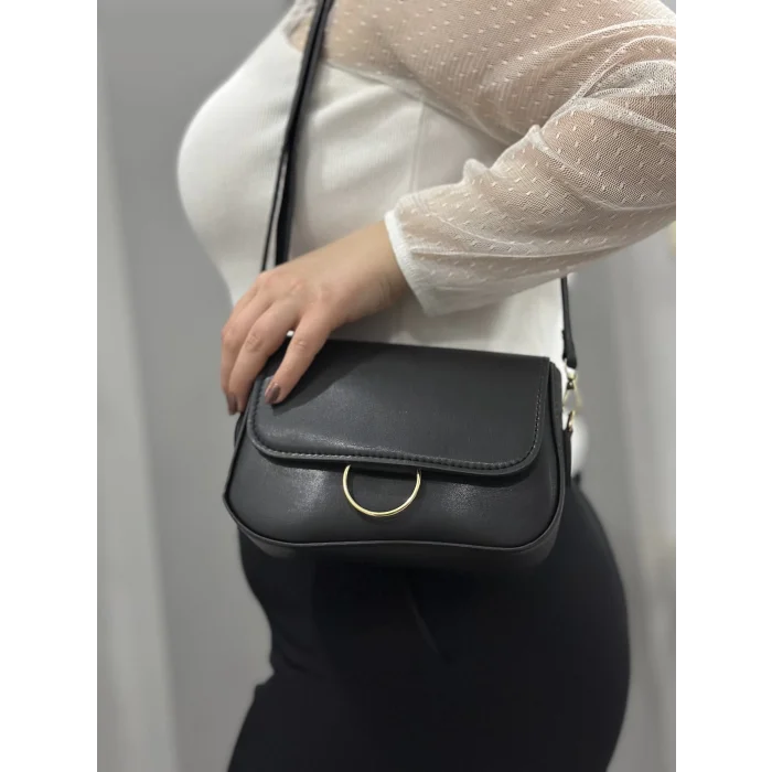 Siyah cilt mossi çanta