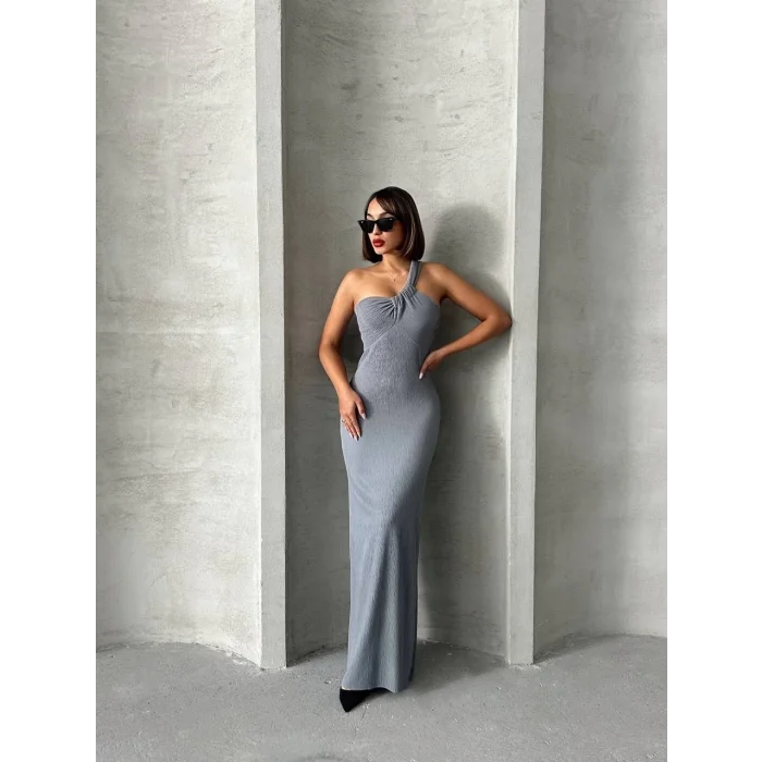 Tek omuz pliseli elbise