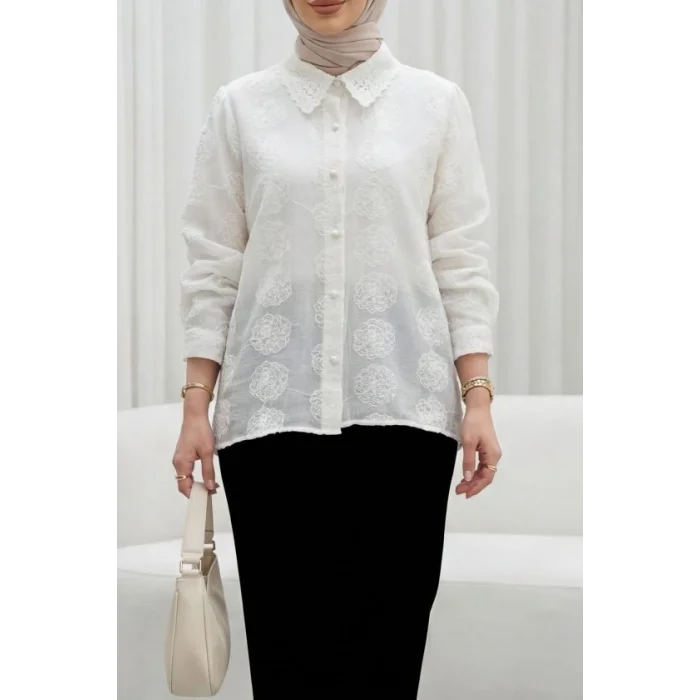 Top Düğmeli Yakası Dantelli Desenli Jakar Gömlek -Ekru