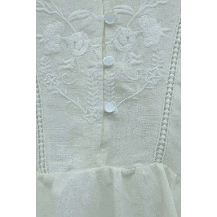 V Yaka Dantel Detaylı Nakışlı Balon Kol Keten Gömlek  -Ekru