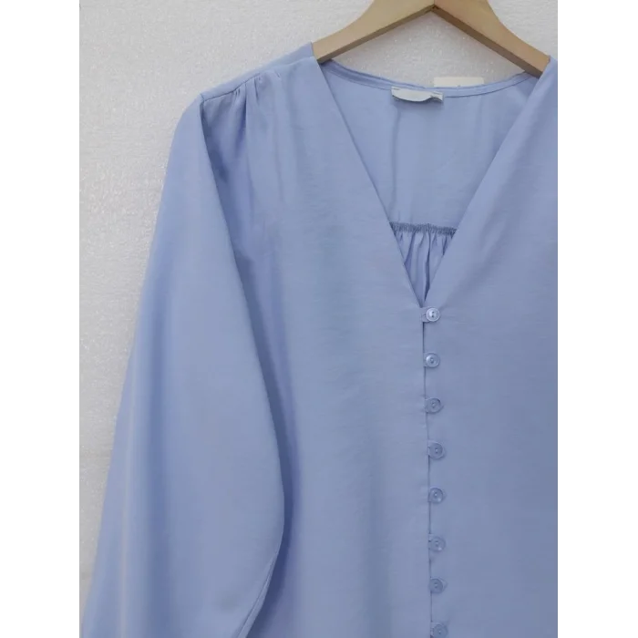 V Yaka Düğmeli Arkası Uzun Gömlek -Bebe Mavi