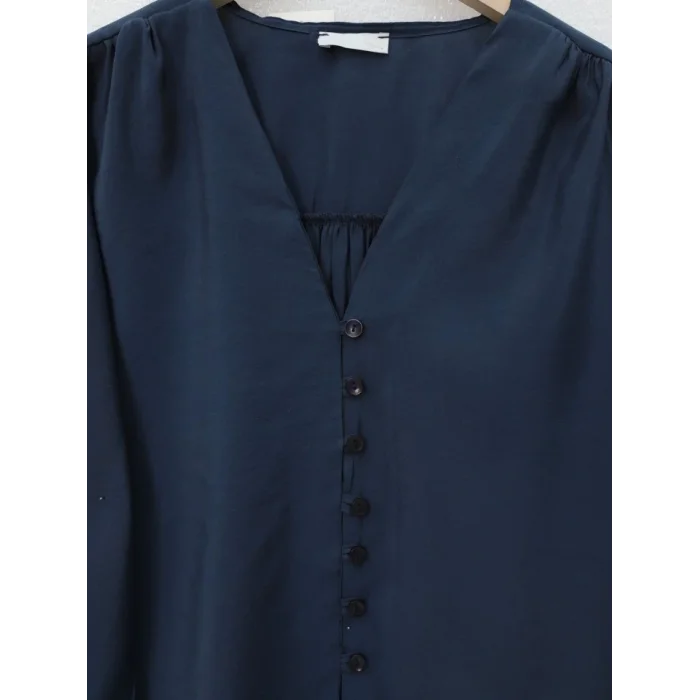 V Yaka Düğmeli Arkası Uzun Gömlek -Laci