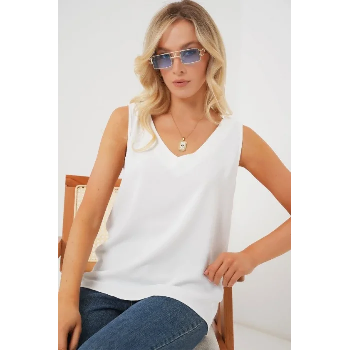 V Yaka Sıfır Kol Bluz 950 - Beyaz