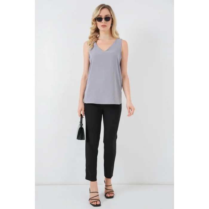 V Yaka Sıfır Kol Bluz 950 - Gri