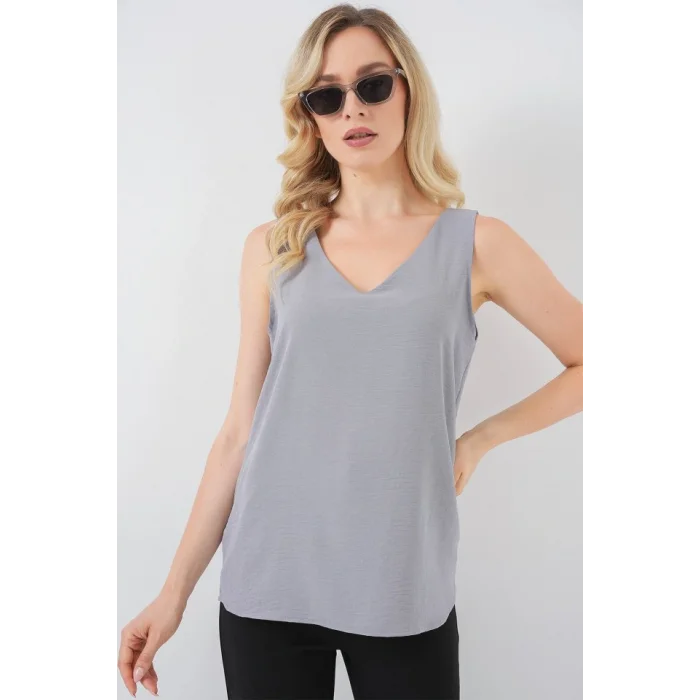 V Yaka Sıfır Kol Bluz 950 - Gri